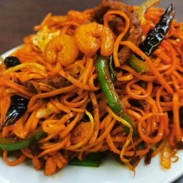 Deluxe Szechuan Chow Mein (Chicken, Shrimp & Beef)